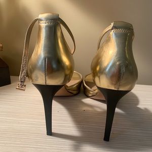 Diane von Furstenberg DVF Gold sling backs